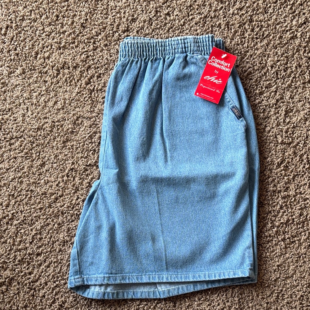 Chic Light Denim Jean Shorts Women's 20W NWT